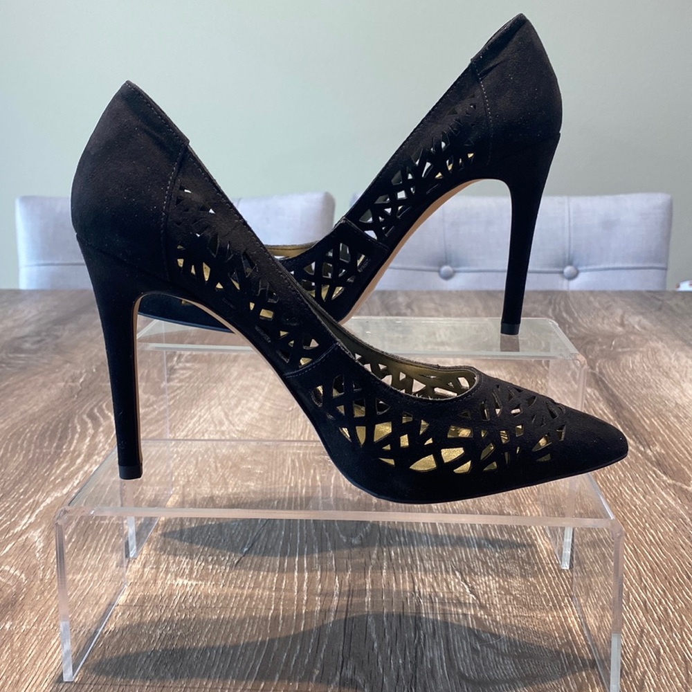 BCBG women’s Harrah Pump Black Suede 4.0 inch heels